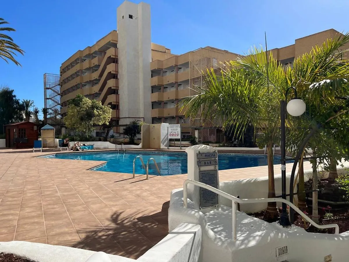 Apart Hotel Ponderosa 아데제 아파트