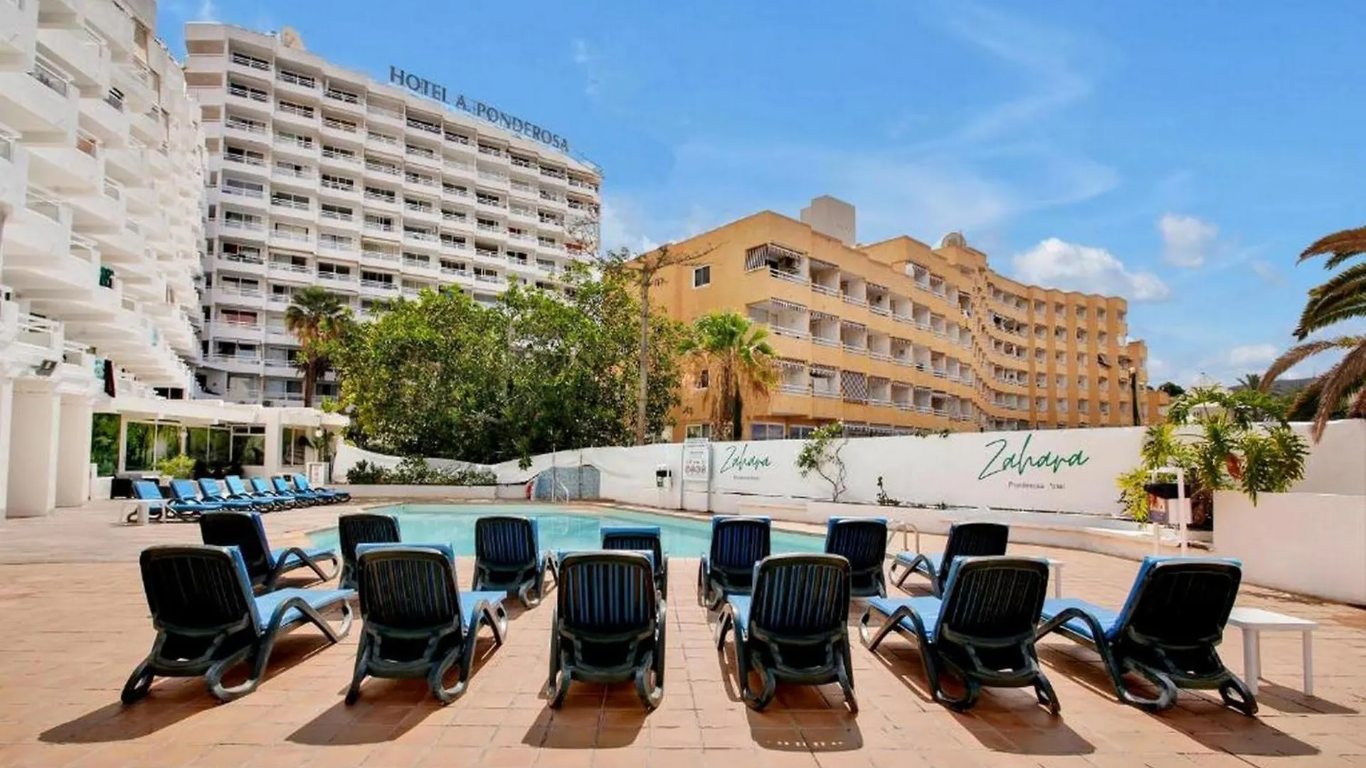 Apart Hotel Ponderosa 아데제 스페인