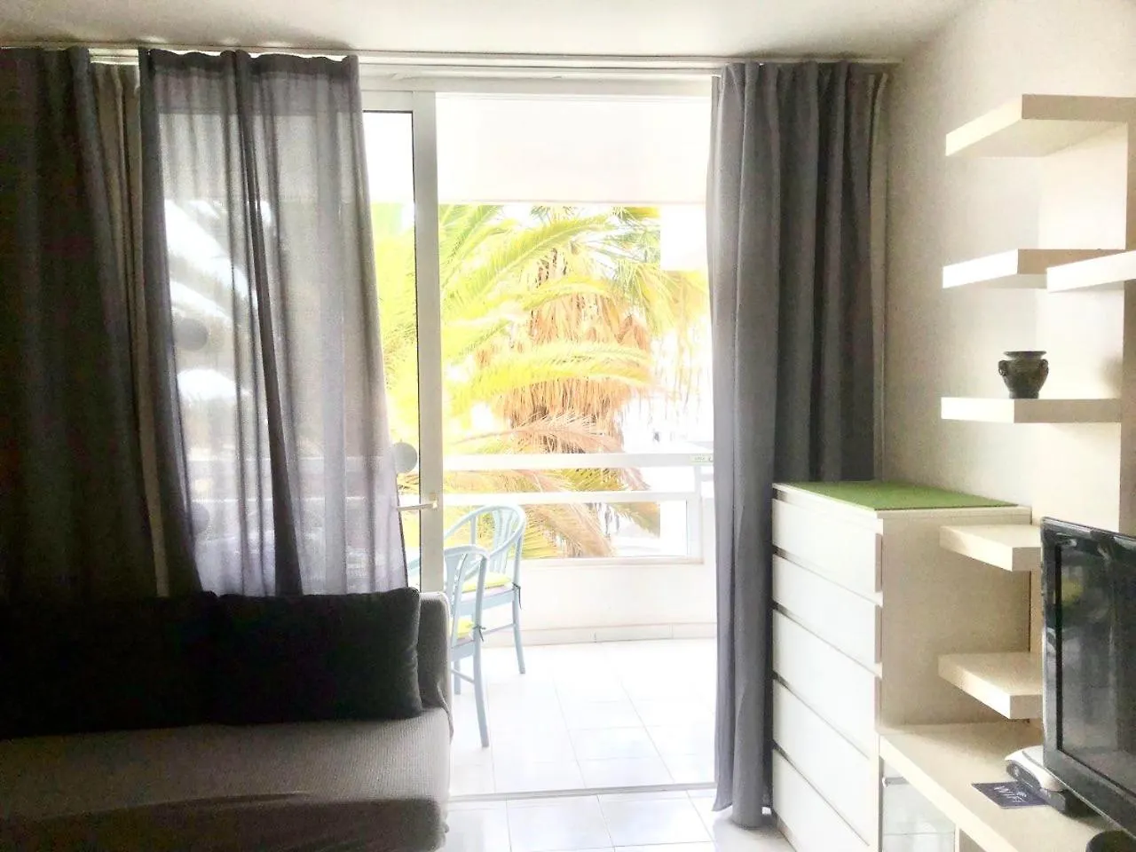 Apart Hotel Ponderosa 아데제