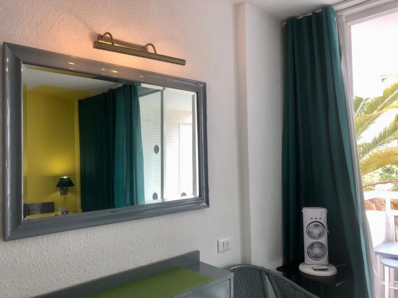 아파트 Apart Hotel Ponderosa 아데제 스페인