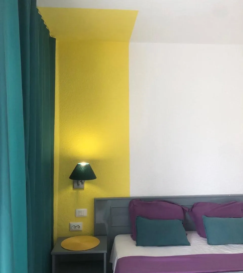 아파트 Apart Hotel Ponderosa 아데제